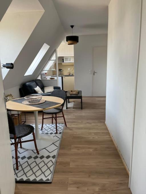 Appartement Douillet - Vue Mer - Piscine/ Tennis Cabourg Buitenkant foto