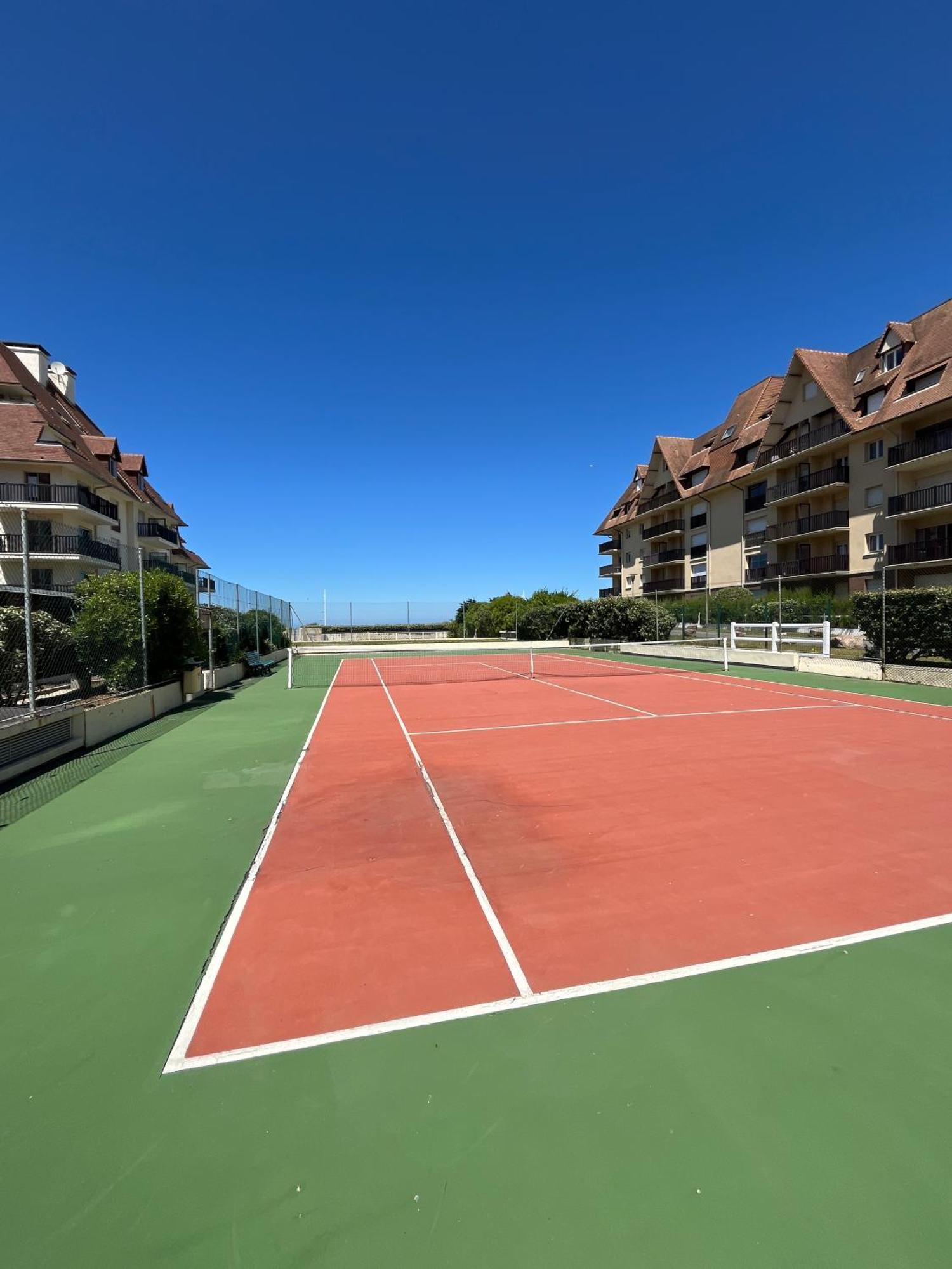Appartement Douillet - Vue Mer - Piscine/ Tennis Cabourg Buitenkant foto